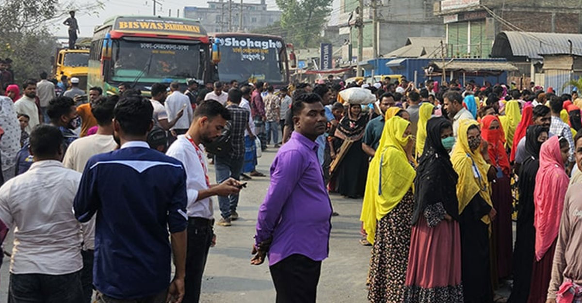 শ্রমিক নিহতের ঘটনায় গাজীপুরে মহাসড়ক অবরোধ