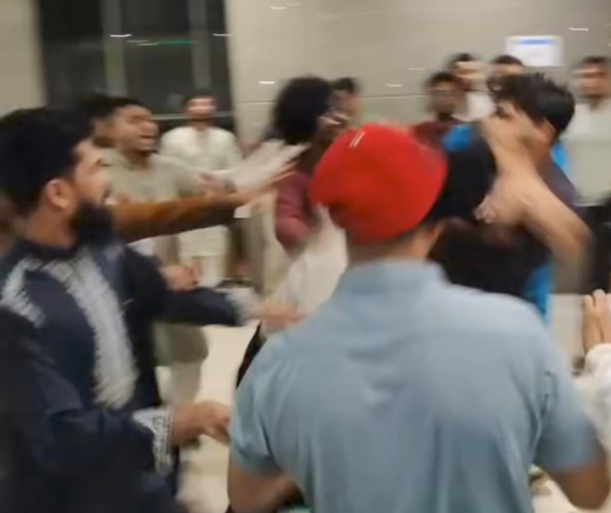 শাহবাগে এনসিপির দুই গ্রুপের সংঘর্ষ