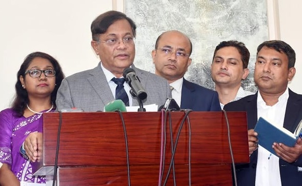 বাংলাদেশকে ১০০ কোটি ডলার সহায়তা দেবে চীন: পররাষ্ট্রমন্ত্রী