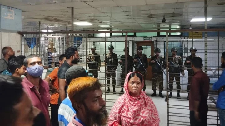 ঢাকা মেডিকেলে হামলা: বিইউবিটির শিক্ষকসহ ৪০-৫০ জনের বিরুদ্ধে মামলা