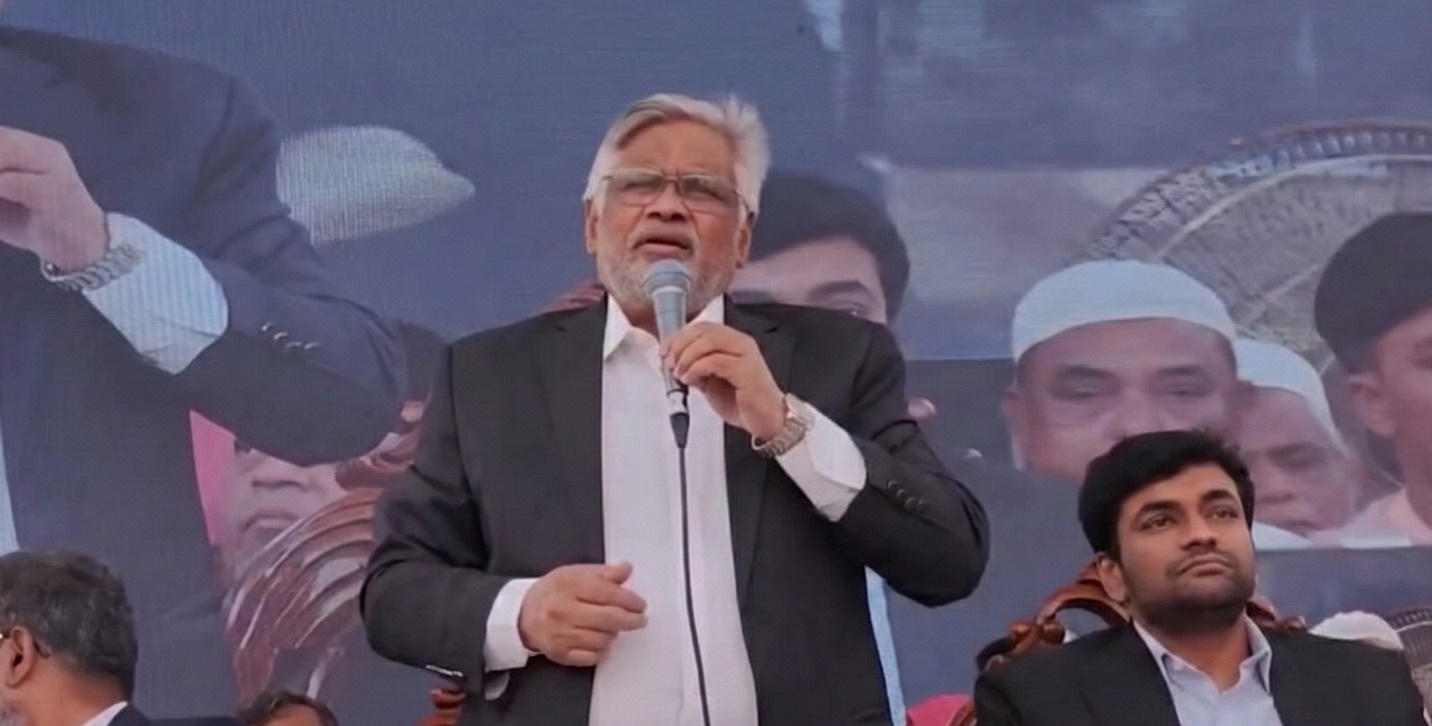 সারা পৃথিবী আজ খালেদা জিয়ার জন্য দোয়া করছে : আমান