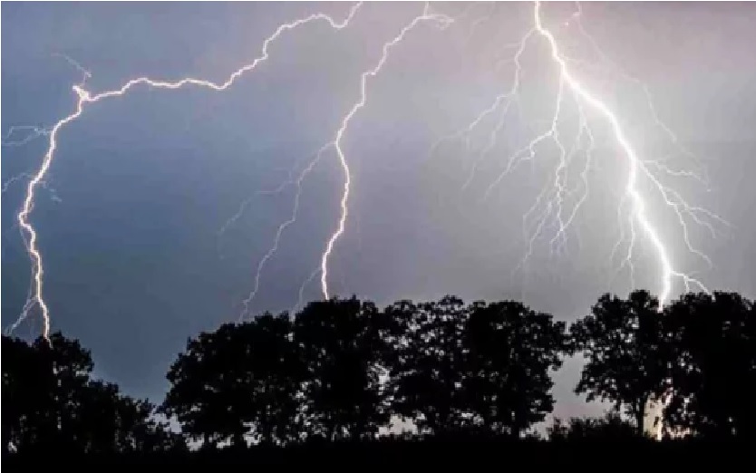 তিন জেলায় বজ্রপাতে ৪ জনের মৃত্যু