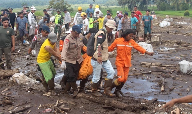ইন্দোনেশিয়ায় বন্যায় ৫৮ জনের মৃত্যু
