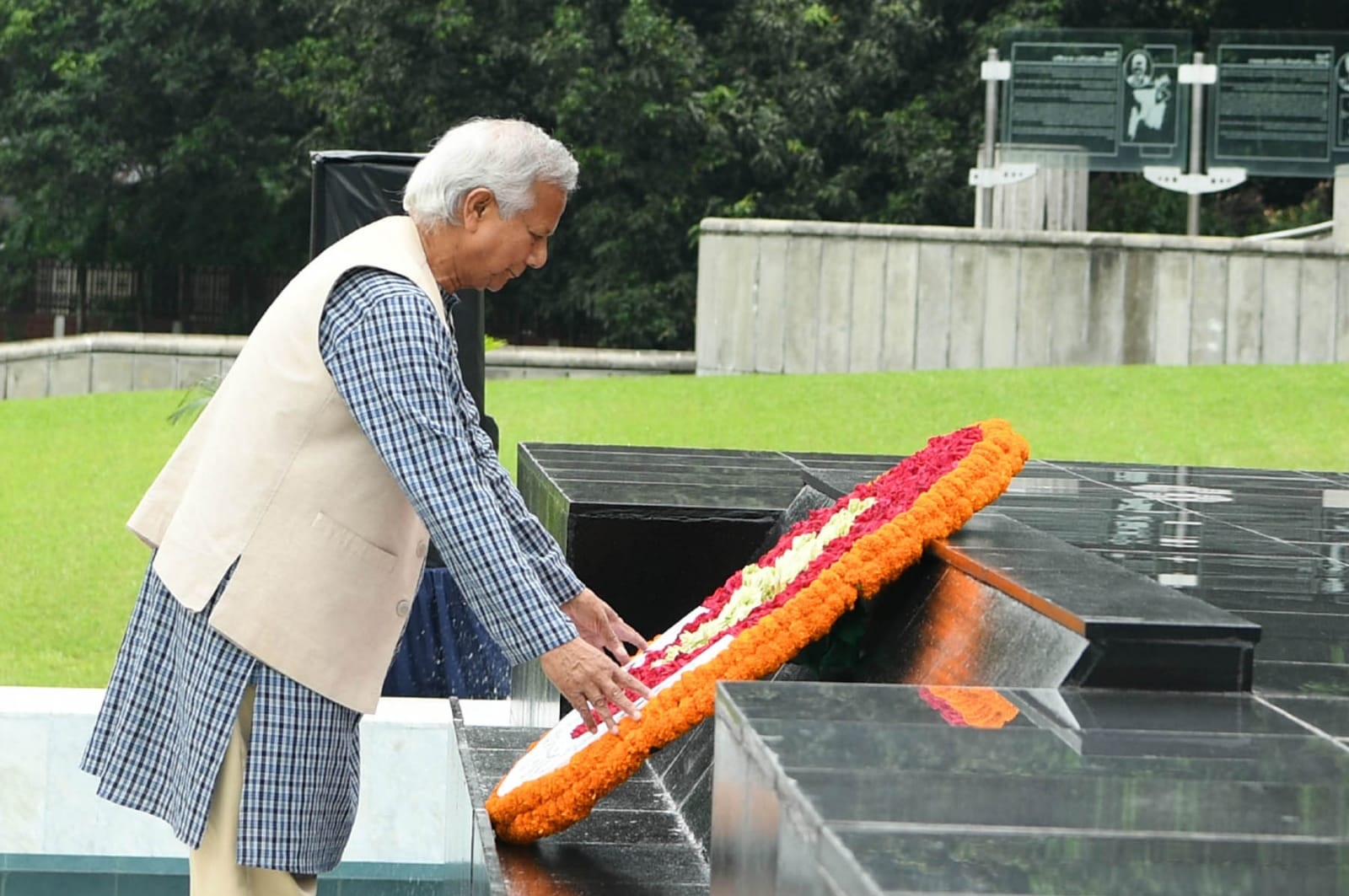 সংস্কারে দেশি-বিদেশি সমর্থন পেয়ে অভিভূত হয়েছি: প্রধান উপদেষ্টা