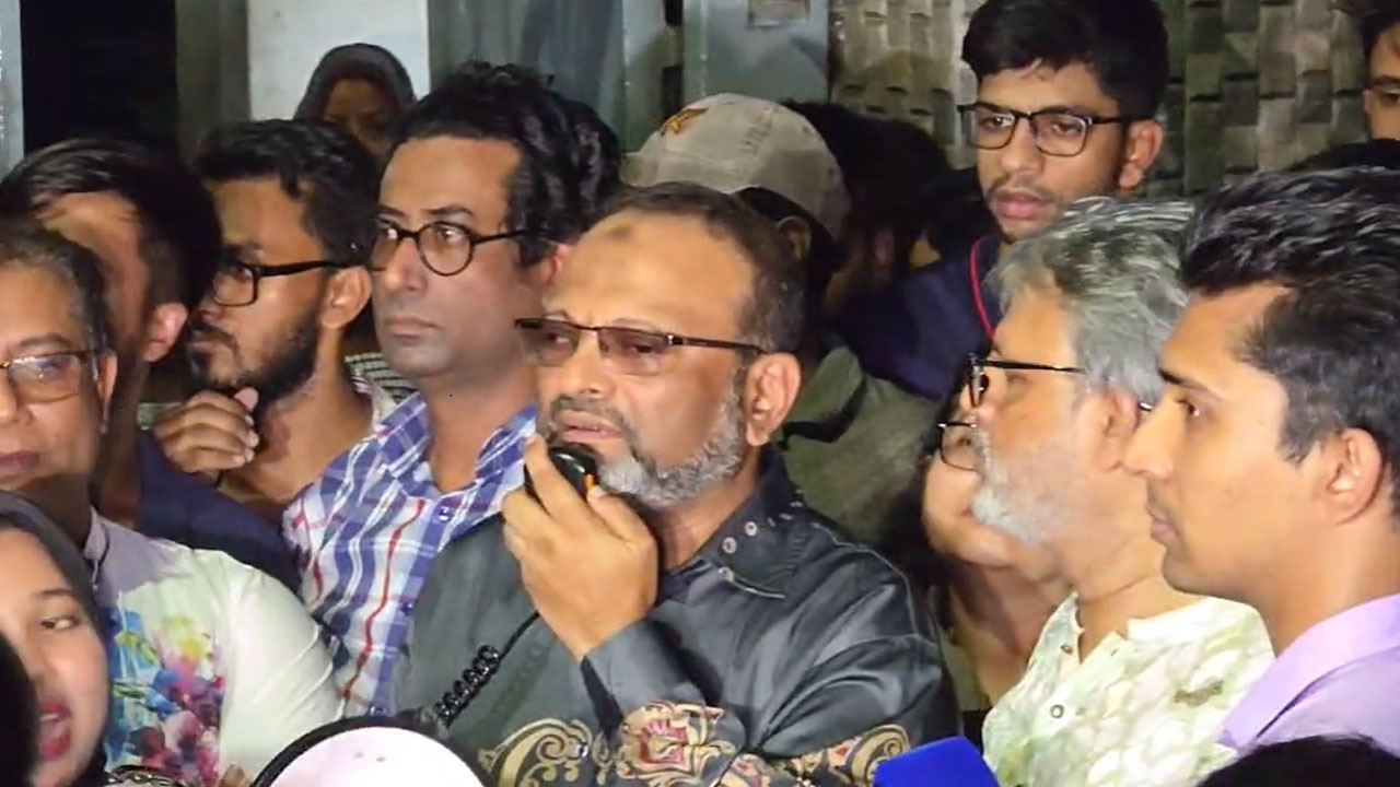 ‘ঢাবির হলে ছাত্ররাজনীতি নিষিদ্ধ’