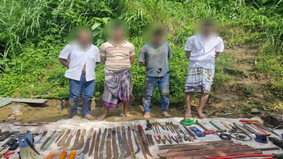 সীতাকুণ্ডে দেশীয় অস্ত্র তৈরির কারখানার সন্ধান, ৪ সন্ত্রাসী আটক