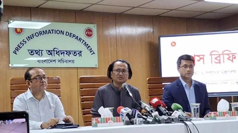 দিল্লি বিমানবন্দরে কী ঘটেছিল, সংবাদ সম্মেলনে জানালেন তথ্য উপদেষ্টা