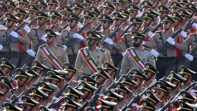 ইরানে বিক্ষোভে সেনাবাহিনীর অবস্থান কী, সরকার কী চায়?