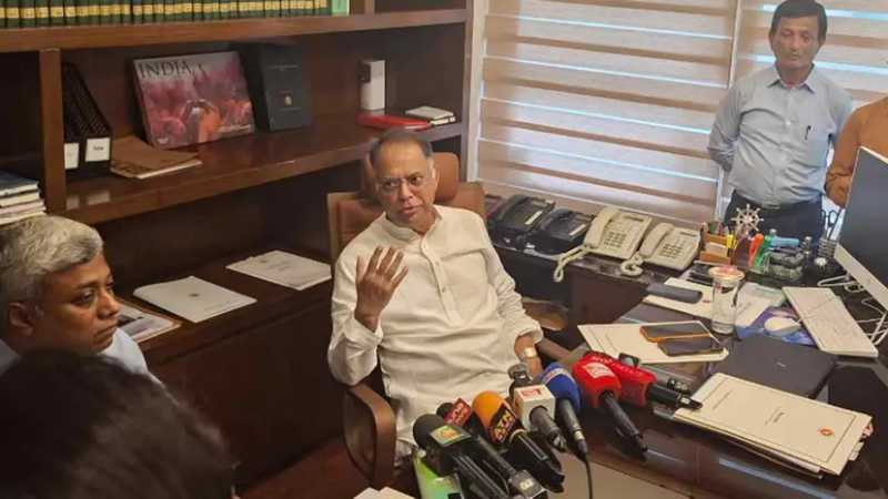 জ্বালানি তেলের দাম বাড়ানো নিয়ে যা বললেন মন্ত্রী