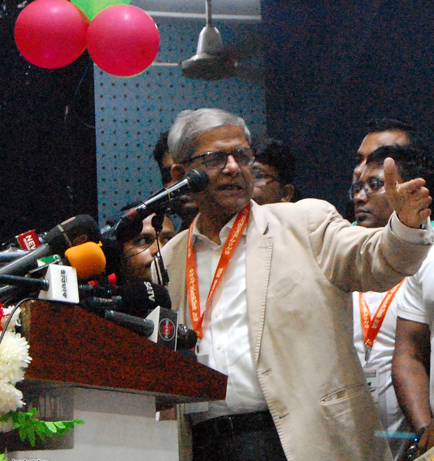 মোবাইলে স্ট্যাটাস দিয়ে নয়, ক্ষোভটা রাজপথে নেমে দেখাতে হবে: ফখরুল