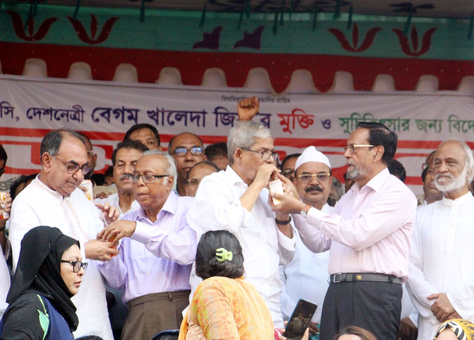 খালেদা জিয়া মুক্তি পেলে দেশের গণতন্ত্র মুক্তি পাবে: ফখরুল