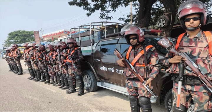 পোশাক কারখানার নিরাপত্তায় ৪৪ প্লাটুন বিজিবি মোতায়েন