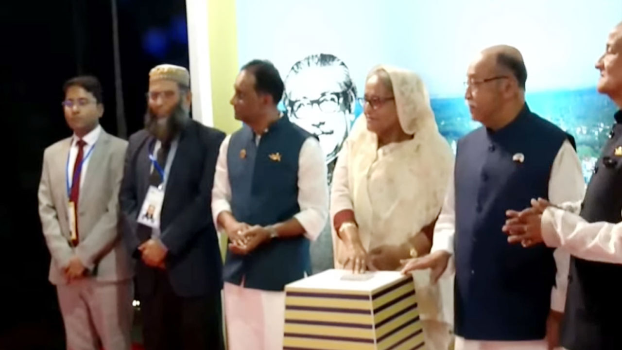 দক্ষিণ এশিয়ার বৃহত্তম সার কারখানার উদ্বোধন প্রধানমন্ত্রীর