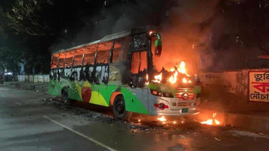 ১৭ দিনে ১৩৭ যানবাহনে আগুন: ফায়ার সার্ভিস