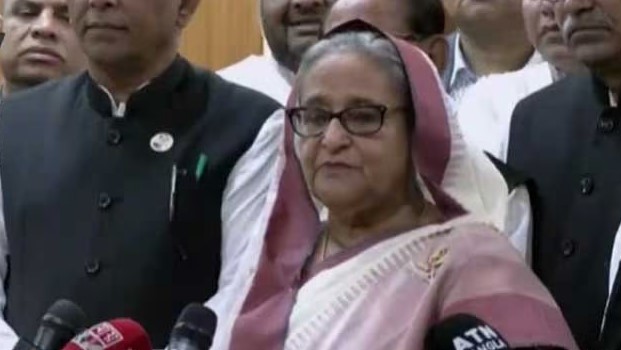 আ.লীগের মনোনয়ন ফরম নিলেন শেখ হাসিনা
