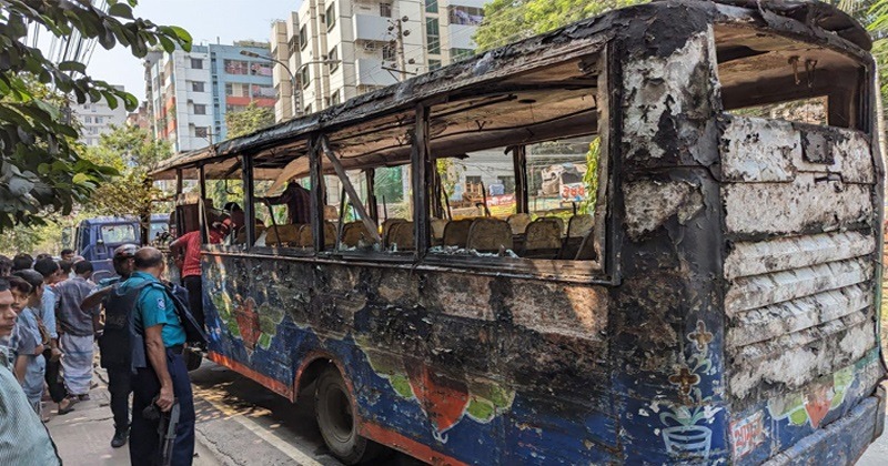 ২৪ দিনে ১৯৭ যানবাহনে আগুন