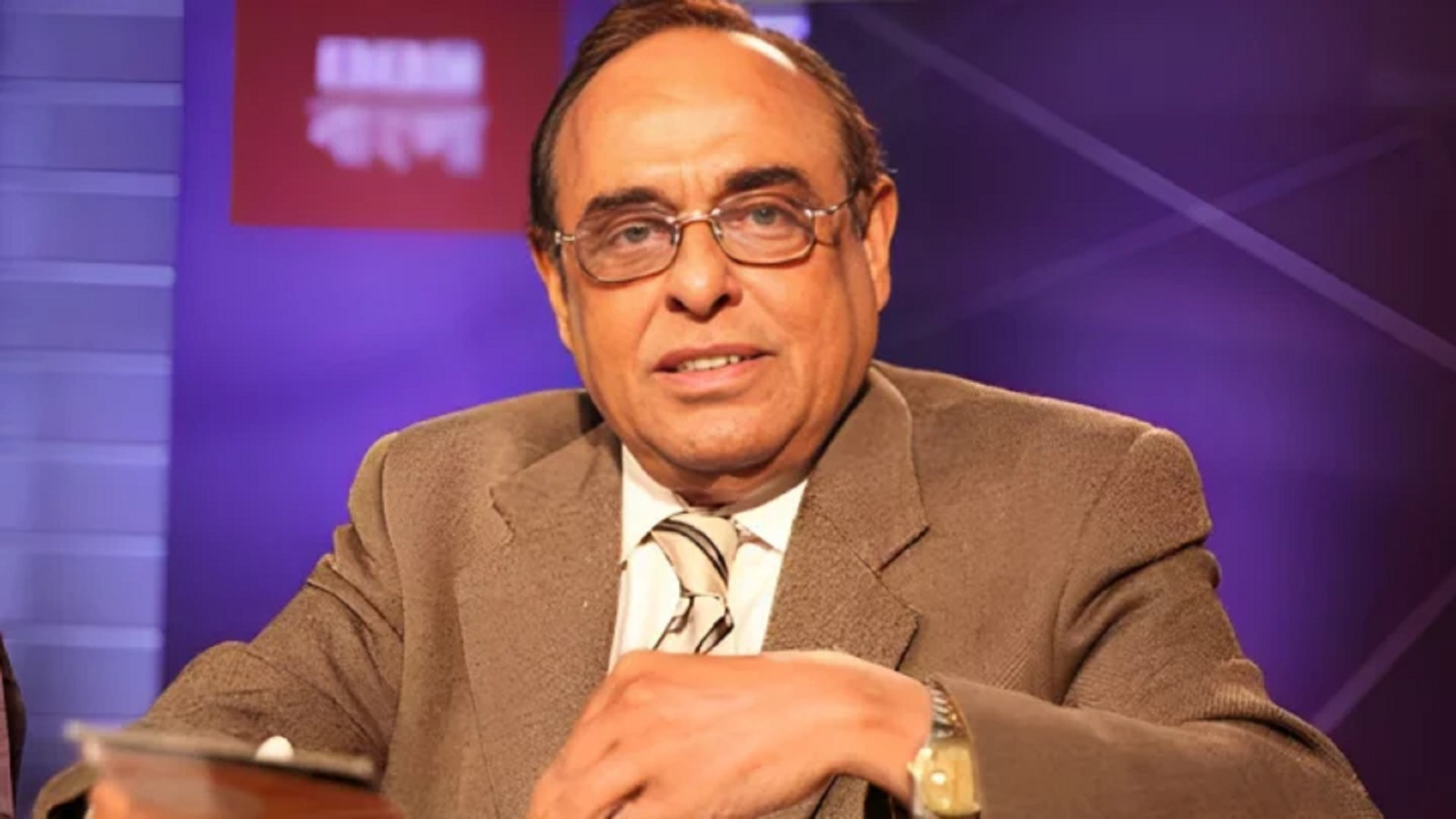 ব্যারিস্টার মইনুলের সম্মানে অর্ধবেলা বিচারকাজ বন্ধ