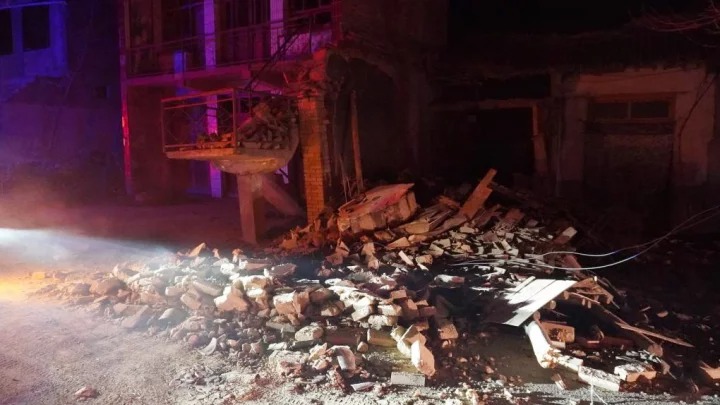 চীনে শক্তিশালী ভূমিকম্প, নিহত ১১১