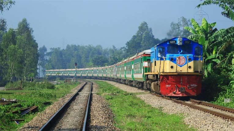নাশকতা এড়াতে বন্ধ ৫ জোড়া লোকাল ট্রেন