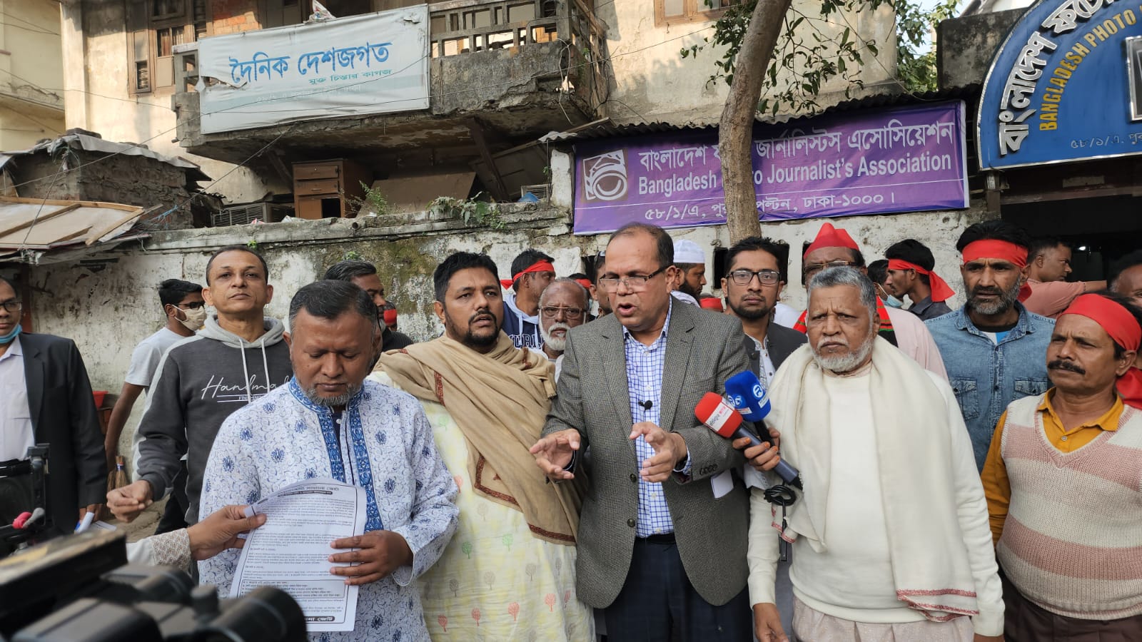 একতরফা নির্বাচন করে সরকার বিশ্বের কাছে দেশকে বিতর্কিত করছে : সমমনা জোট