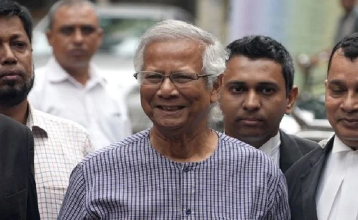 প্রধান উপদেষ্টার ঢাকেশ্বরী মন্দির পরিদর্শন