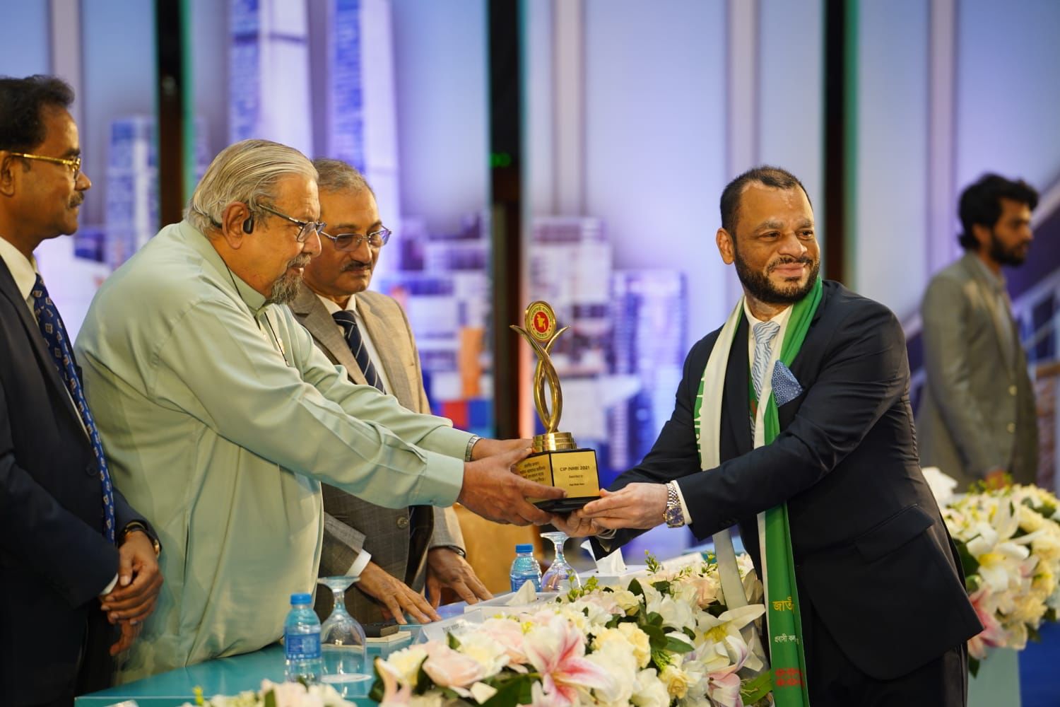 বিদেশে কর্মী যাওয়ার তুলনায় রেমিট্যান্স কম আসছে : প্রবাসী কল্যাণ মন্ত্রী