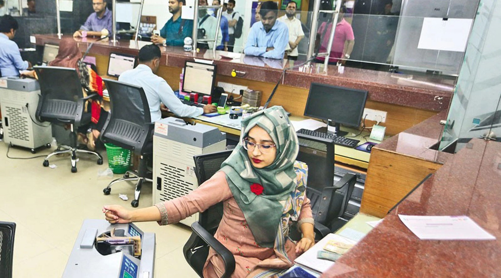 আজ ব্যাংকে সব ধরনের লেনদেন বন্ধ