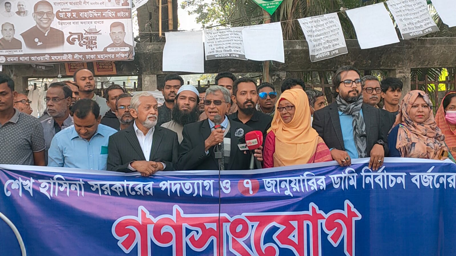 সার্বজনীন ভোটাধিকার নির্বাসিত : সুব্রত চৌধুরী