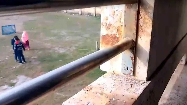 ভোট কেন্দ্রে ককটেল বিস্ফোরণ, আহত আনসার সদস্য