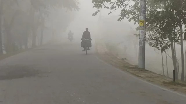 নওগাঁয় শীতে বিপাকে নিম্ন আয়ের মানুষ