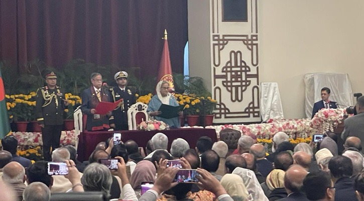 পঞ্চমবার প্রধানমন্ত্রী হিসেবে শপথ নিলেন শেখ হাসিনা