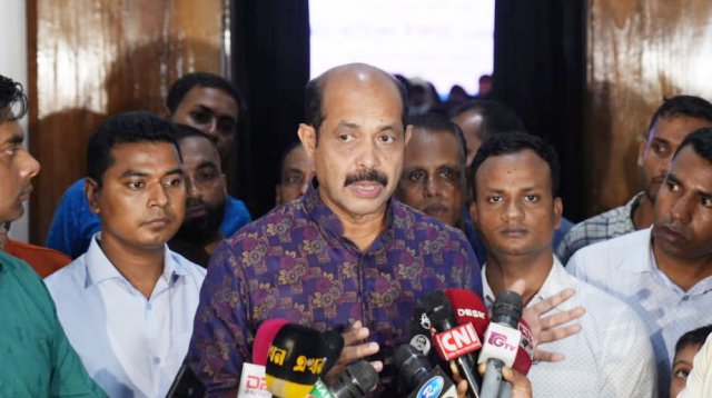 কারওয়ান বাজার বস্তিতে ক্ষতিগ্রস্তদের আর্থিক সহায়তার ঘোষণা