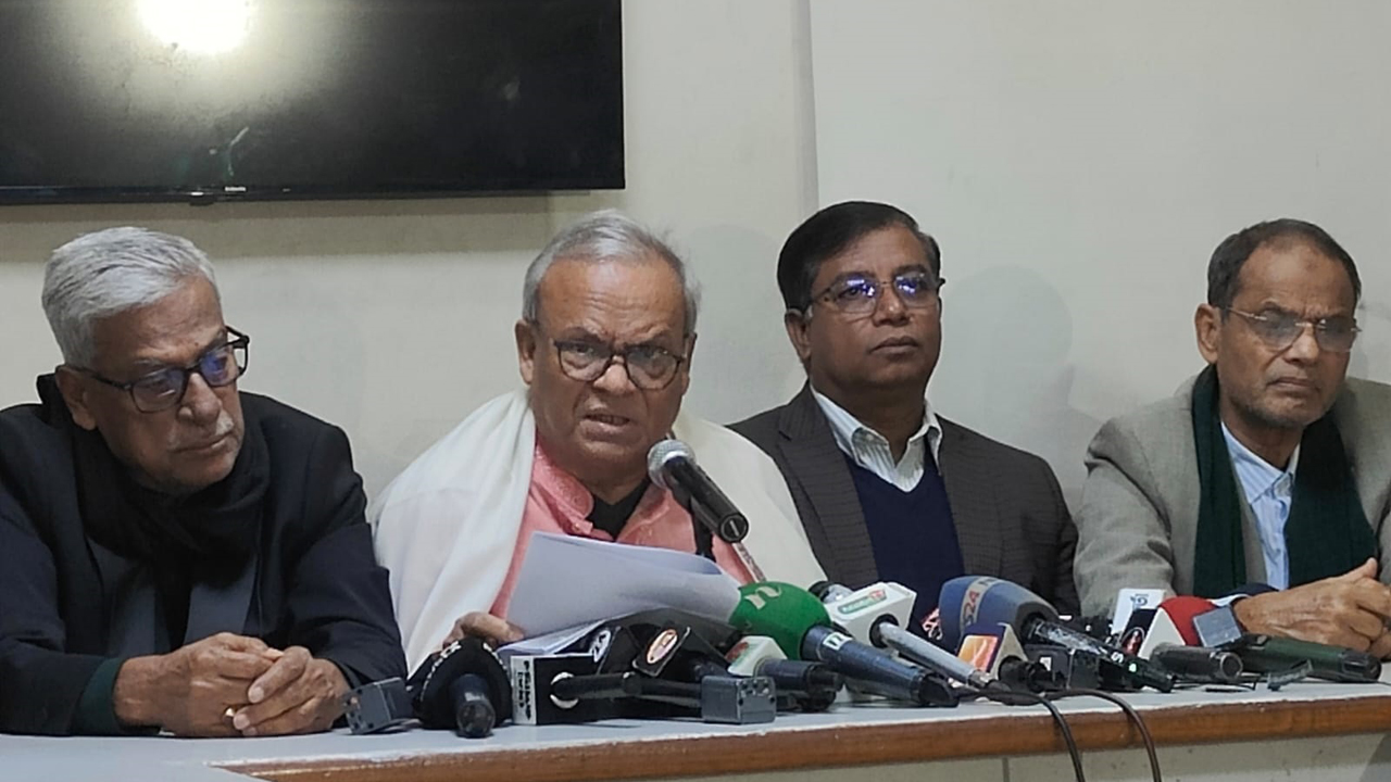 মনে হচ্ছে সরকার প্রাণ বাঁচাতে ঊর্ধ্বশ্বাসে দৌড়াচ্ছে : রিজভী