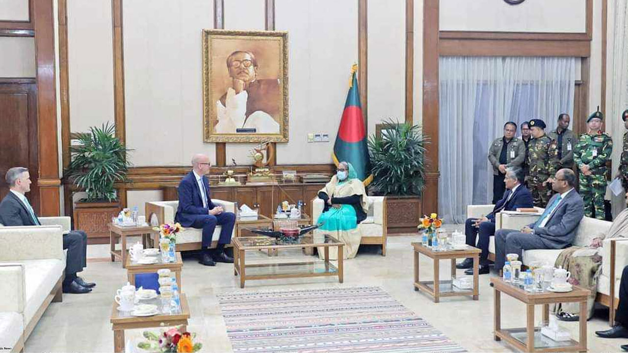প্রধানমন্ত্রী শেখ হাসিনার সঙ্গে ইইউ রাষ্ট্রদূতের সৌজন্য সাক্ষাৎ।