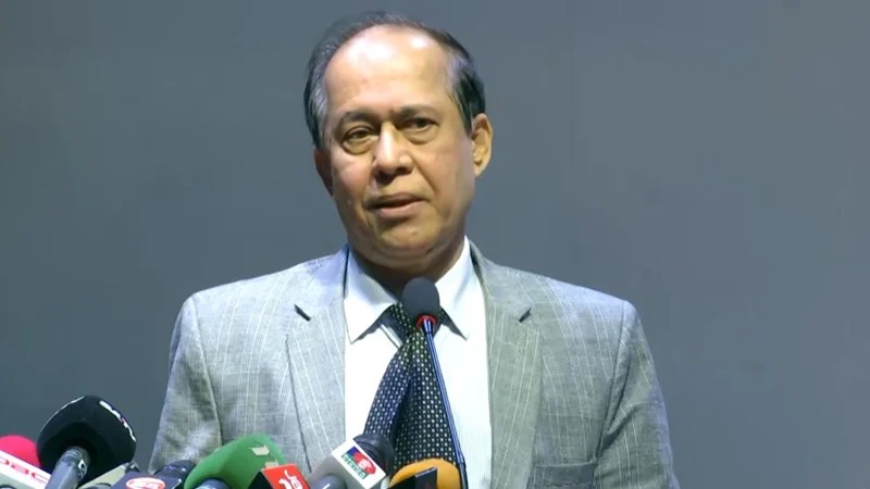 নির্বাচনের মধ্য দিয়ে জাতি উদ্বেগ ও সংকট থেকে ওঠে এসেছে : সিইসি