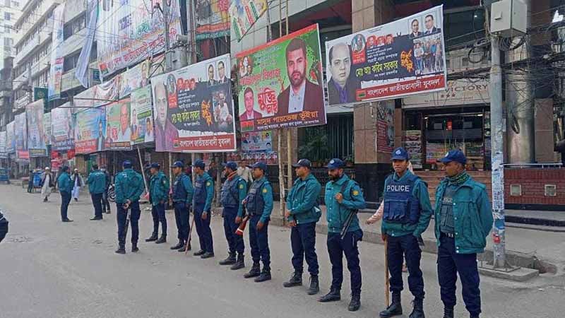 নয়াপল্টনে অতিরিক্ত পুলিশ মোতায়েন