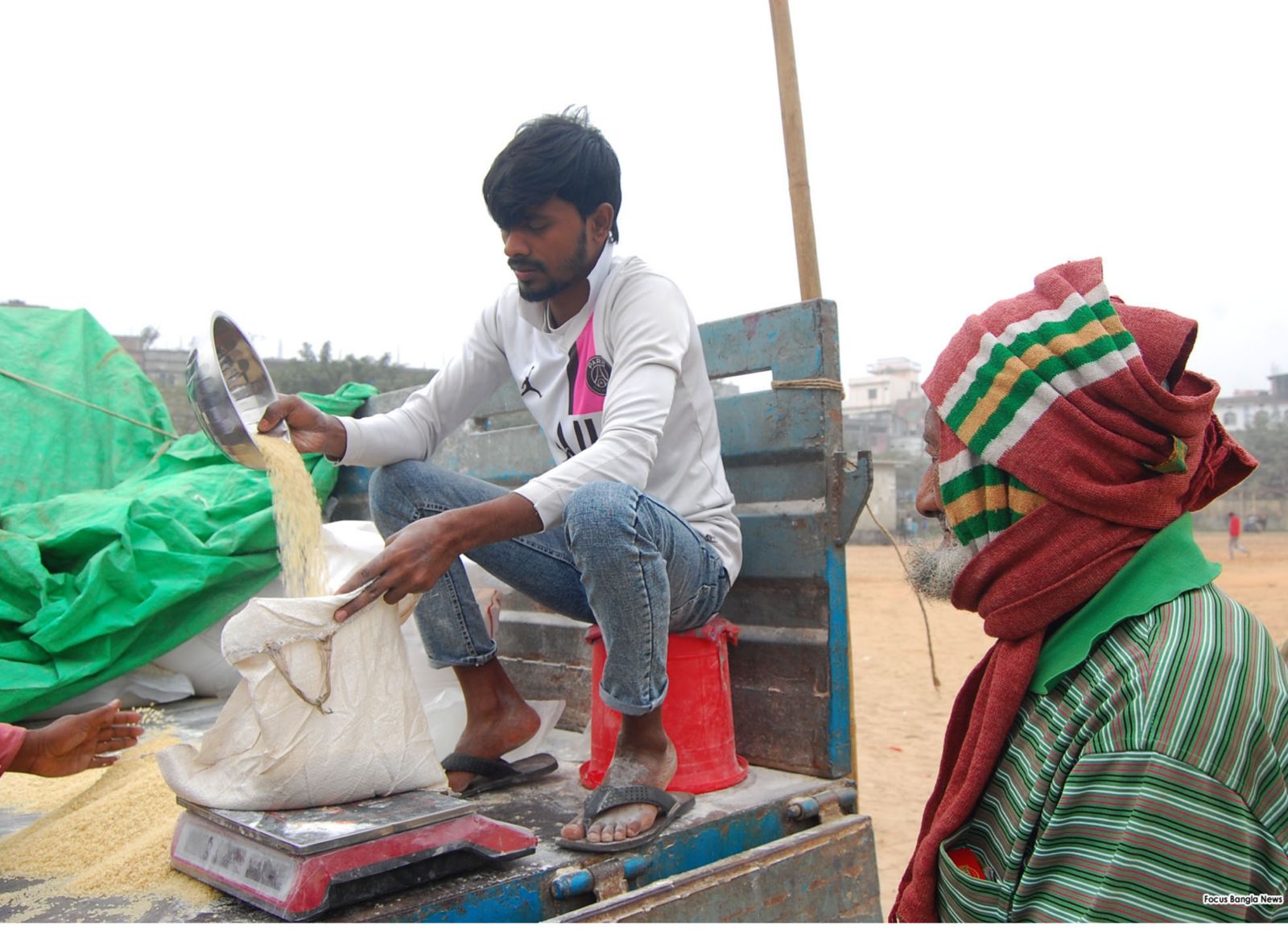 চালের বস্তায় মিল গেটের দামও লেখা থাকবে