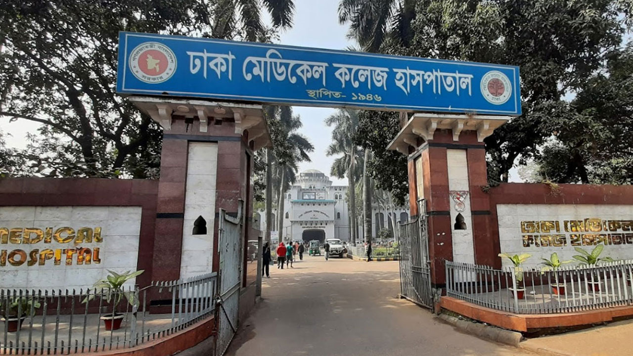 খিলক্ষেতে ট্রাকের ধাক্কায় প্রাণ গেল দুইজনের