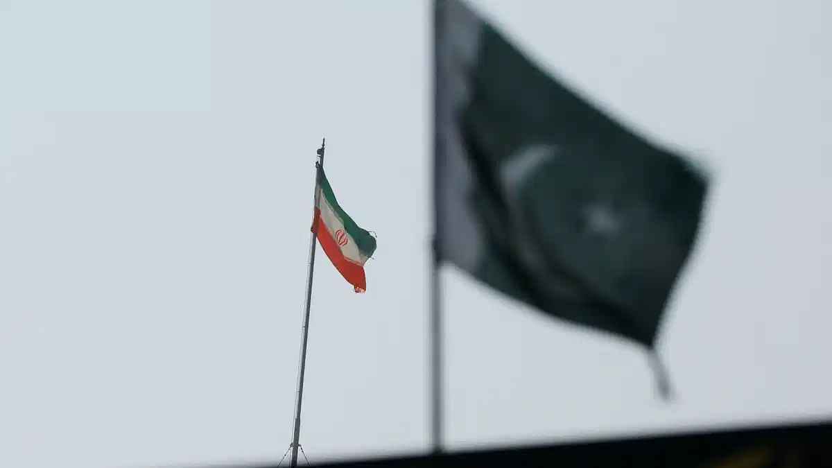 ইরানে গুলিতে ৯ পাকিস্তানি নিহত