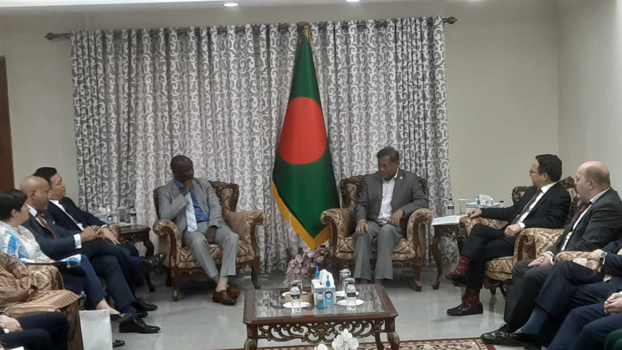 ড. ইউনূসের বিরুদ্ধে শ্রমিকরাই মামলা করেছে : পররাষ্ট্রমন্ত্রী