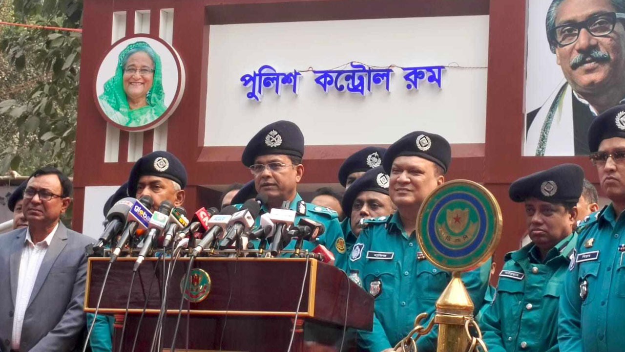 বইমেলা কেন্দ্র করে সুনির্দিষ্ট হুমকি নেই : ডিএমপি কমিশনার