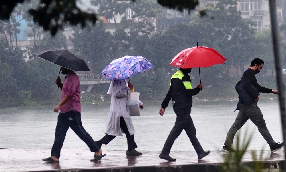 বৃষ্টির আভাস, শীত কিছুটা বাড়তে পারে