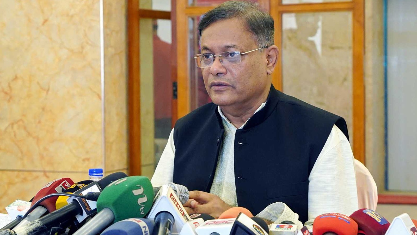 রোহিঙ্গাদের ফেরাতে আন্তর্জাতিক চাপ বাড়ানোর আহ্বান পররাষ্ট্রমন্ত্রীর