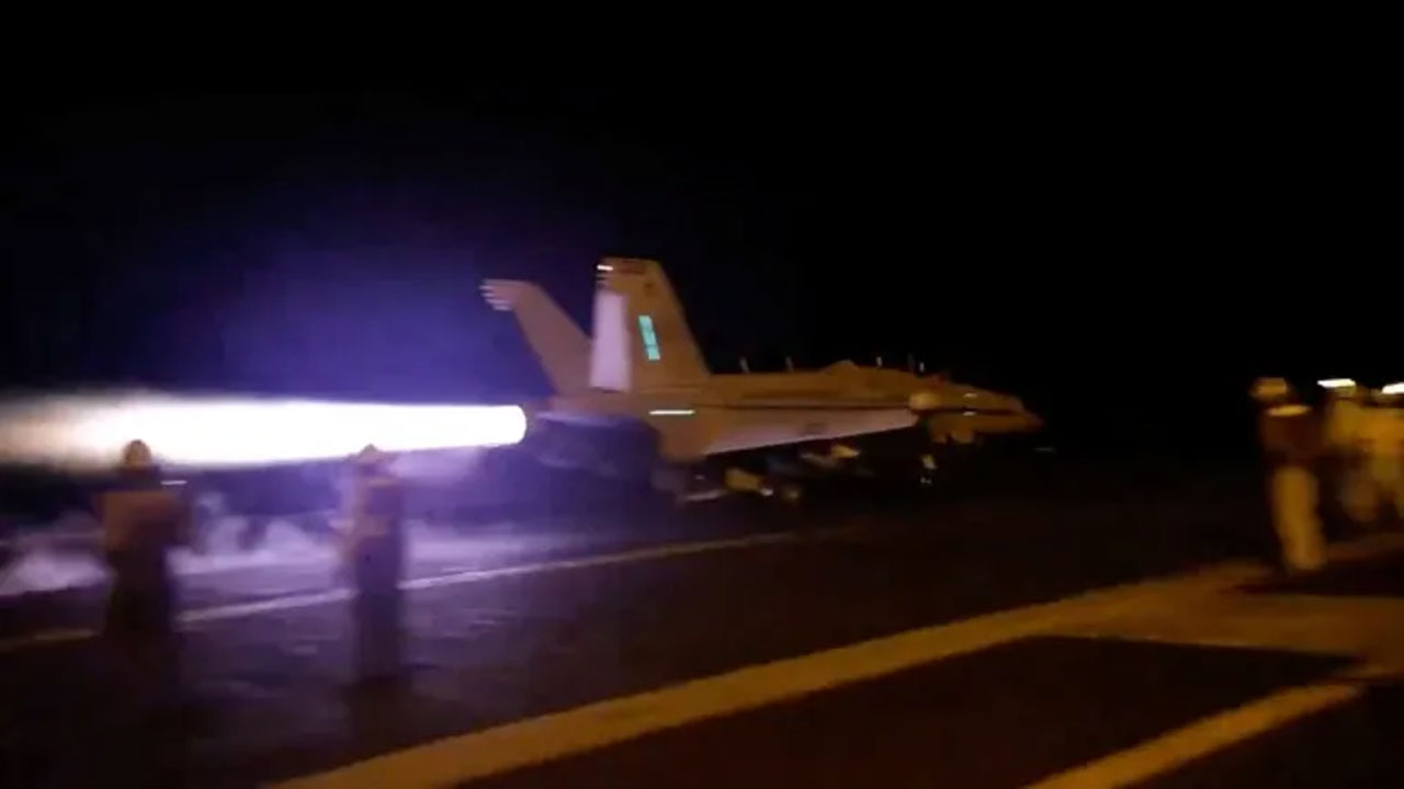 সিরিয়ায় যুক্তরাষ্ট্রের হামলায় ইরানপন্থি ১৮ যোদ্ধা নিহত