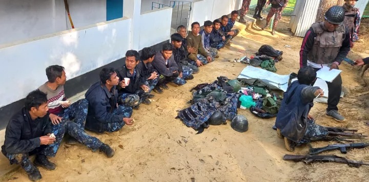 ওপারে গোলাগুলি, এপারে আতঙ্ক