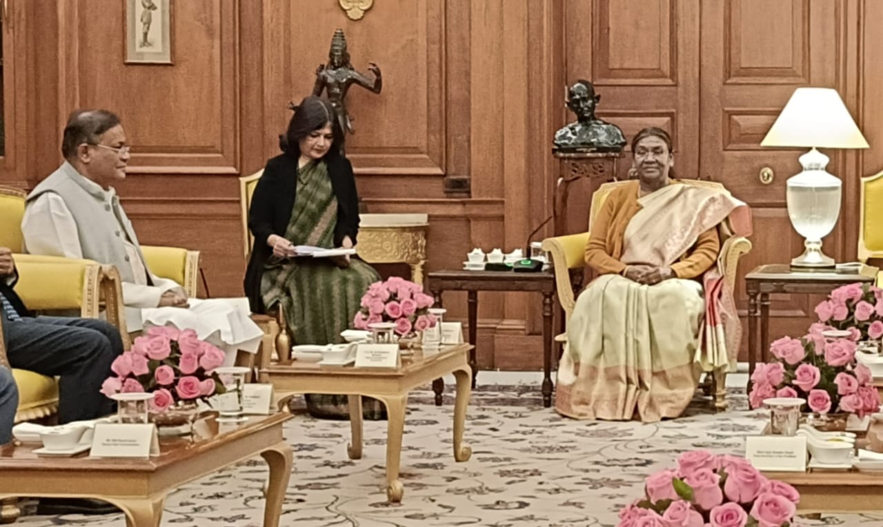 ভারতের রাষ্ট্রপতির সঙ্গে পররাষ্ট্রমন্ত্রীর সাক্ষাৎ