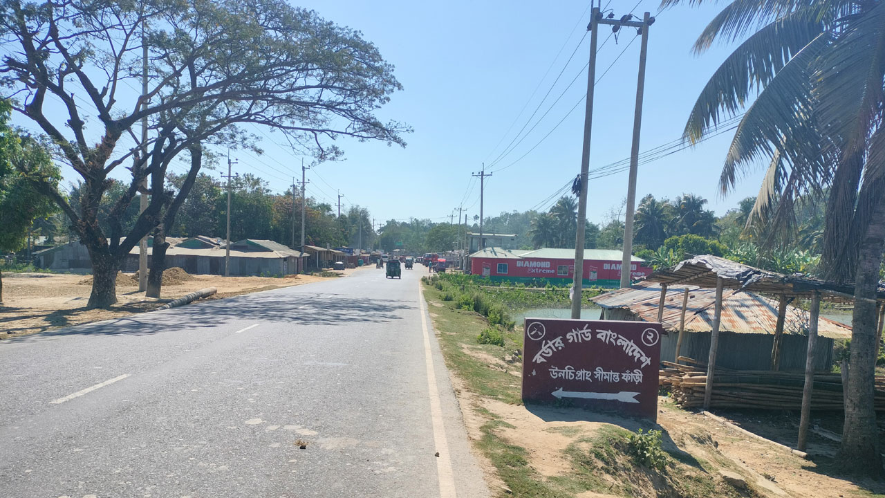 টেকনাফ সীমান্তে গোলাগুলির শব্দ