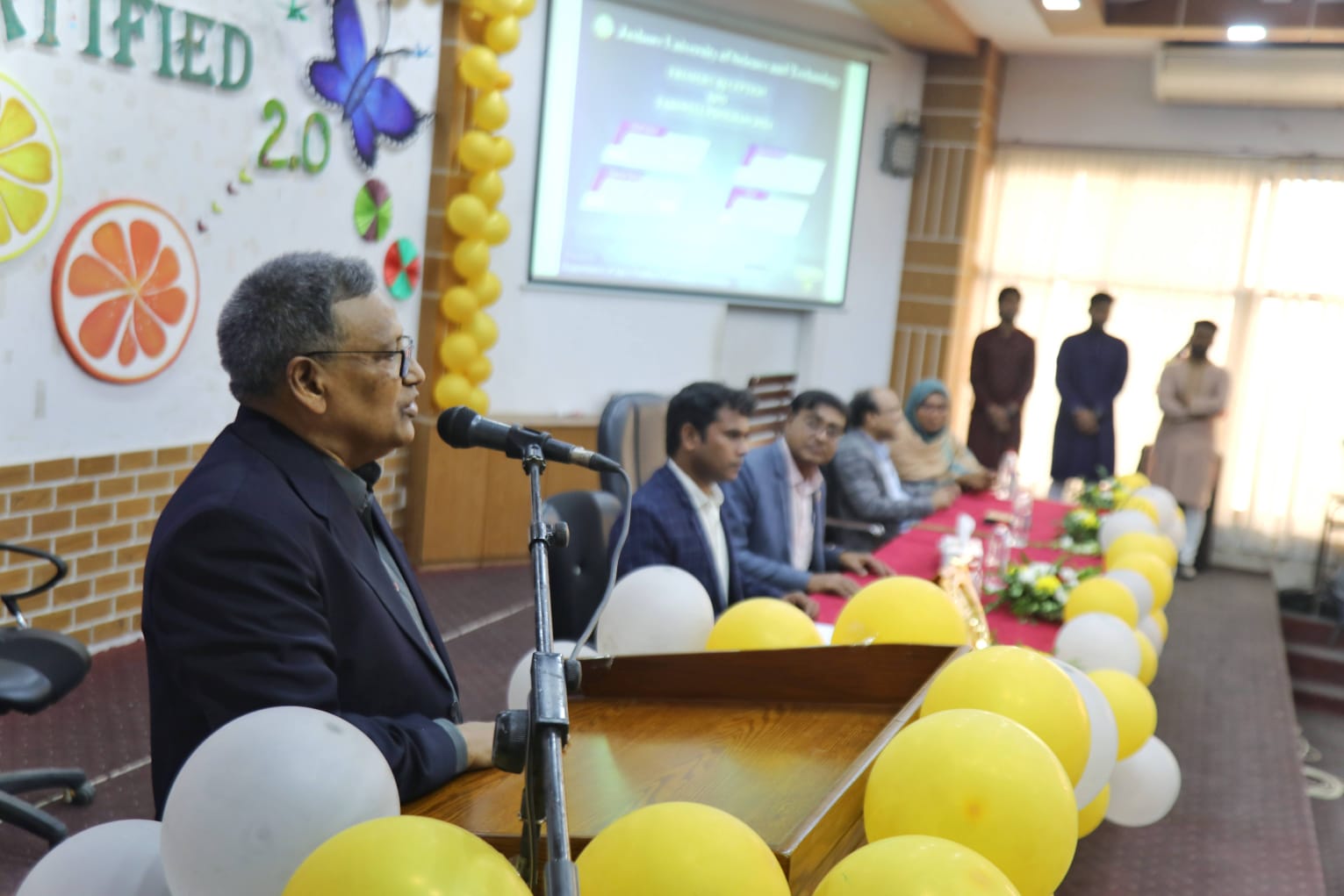 বিশ্ববিদ্যালয়ের বাতি জ্বালিয়ে রাখার দায়িত্ব নবীনদের : যবিপ্রবি উপাচার্য