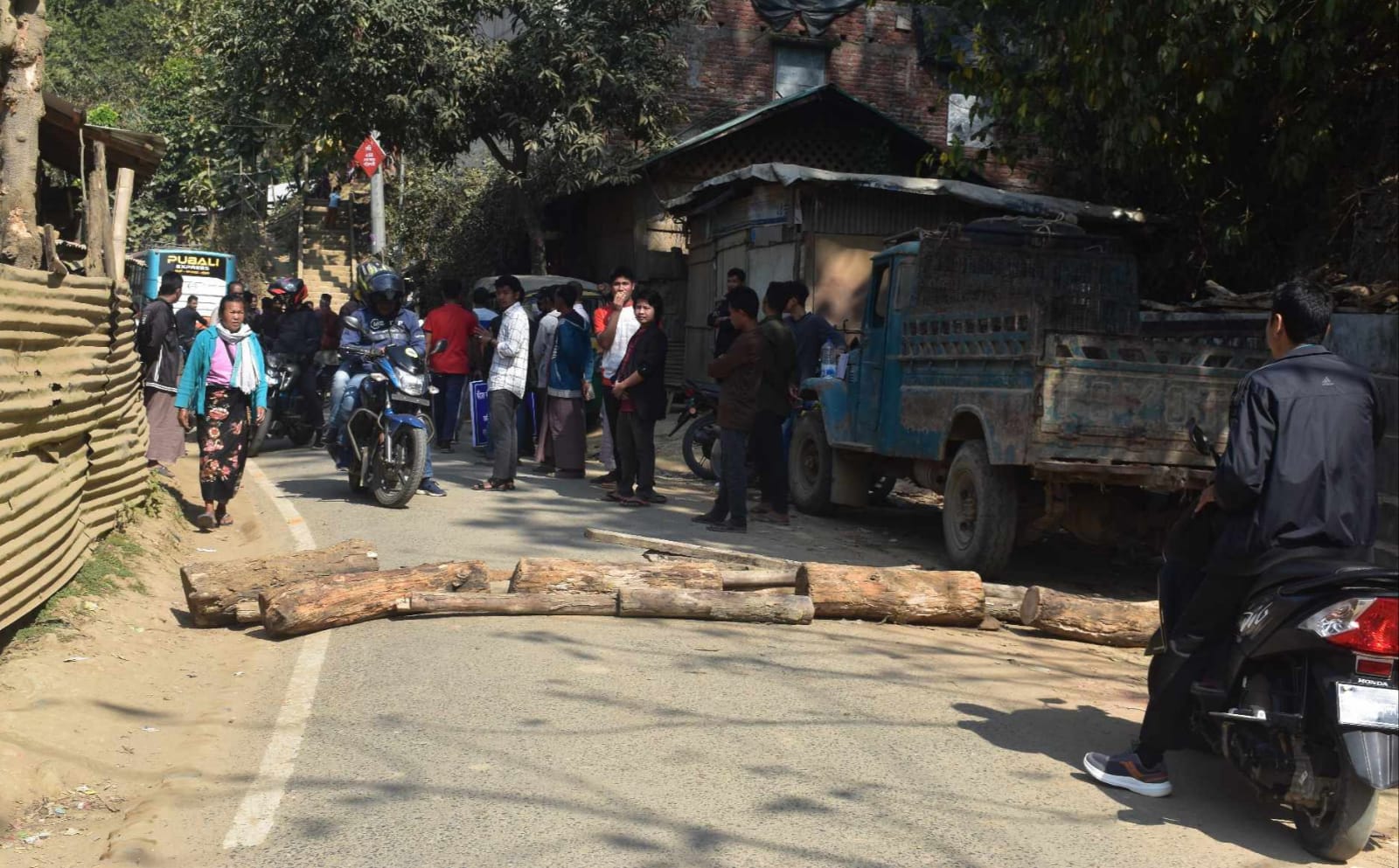 বান্দরবানে সন্ত্রাসীদের গুলিতে যুবক আহত