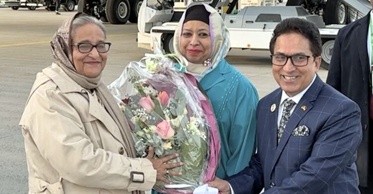 জার্মানি পৌঁছেছেন প্রধানমন্ত্রী